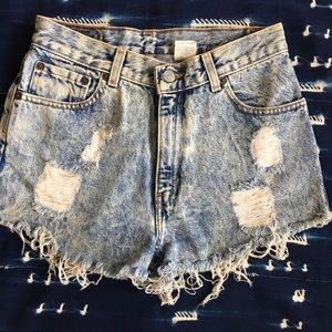 Cheeky acid wash Levi’s ✌️